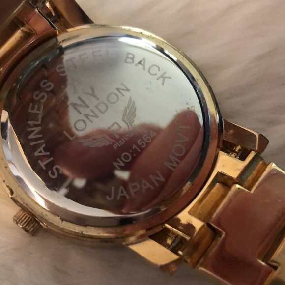 Gold tone bling watch in excellent preowned condition - Picture 6 of 13